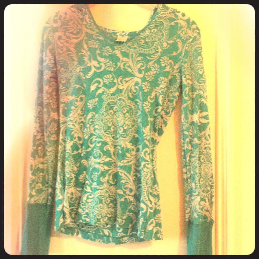 Blue and white patterned pull over